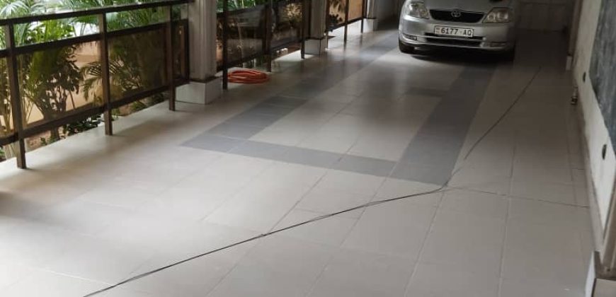 VILLA R+2 EN VENTE A LOME ADIDOGOME AMADAHOME