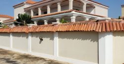 A LOUER-SUPERBE VILLA R+2 AVEC PISCINE EN BORD DE MER A AVEPOZO CITE LA BAIE DES ANGES