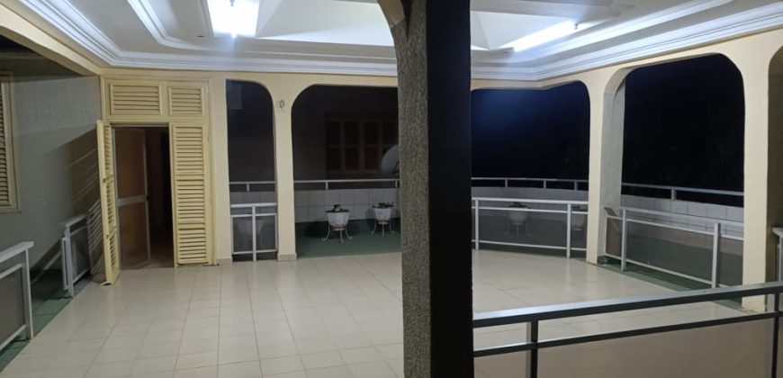 A LOUER – MAGNIFIQUE VILLA R+1 A KARA