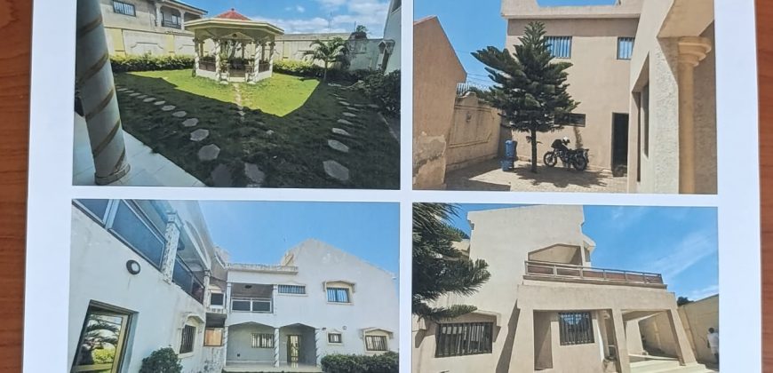 VILLA DE PRESTIGE R+2 EN VENTE A HEDZRANAWOE LOME EN FACE DE LA STATION TOTAL ENERGIES